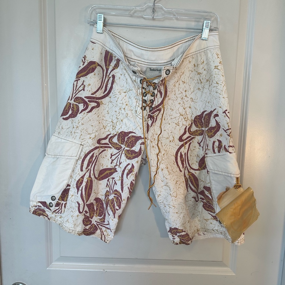 NEW Timberland Cargo Lace Up Cream & Maroon Board Shorts, Size 32